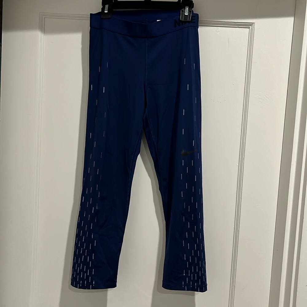 Nike dry fit size medium workout leggings!
